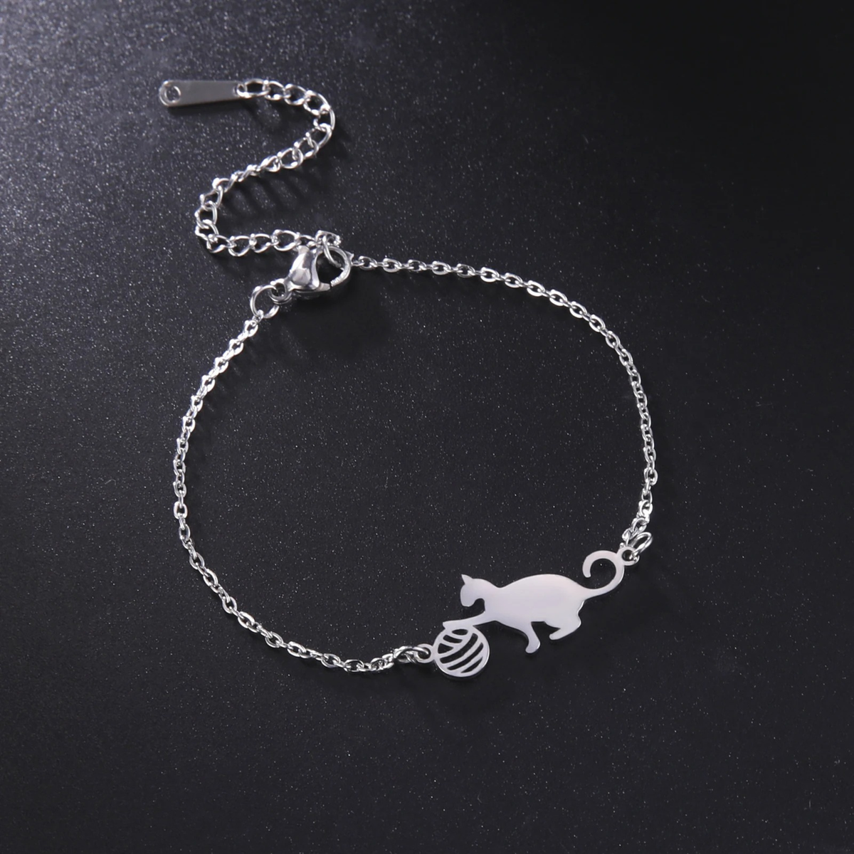 Miso – Stainless Steel Heart Charm Bracelet