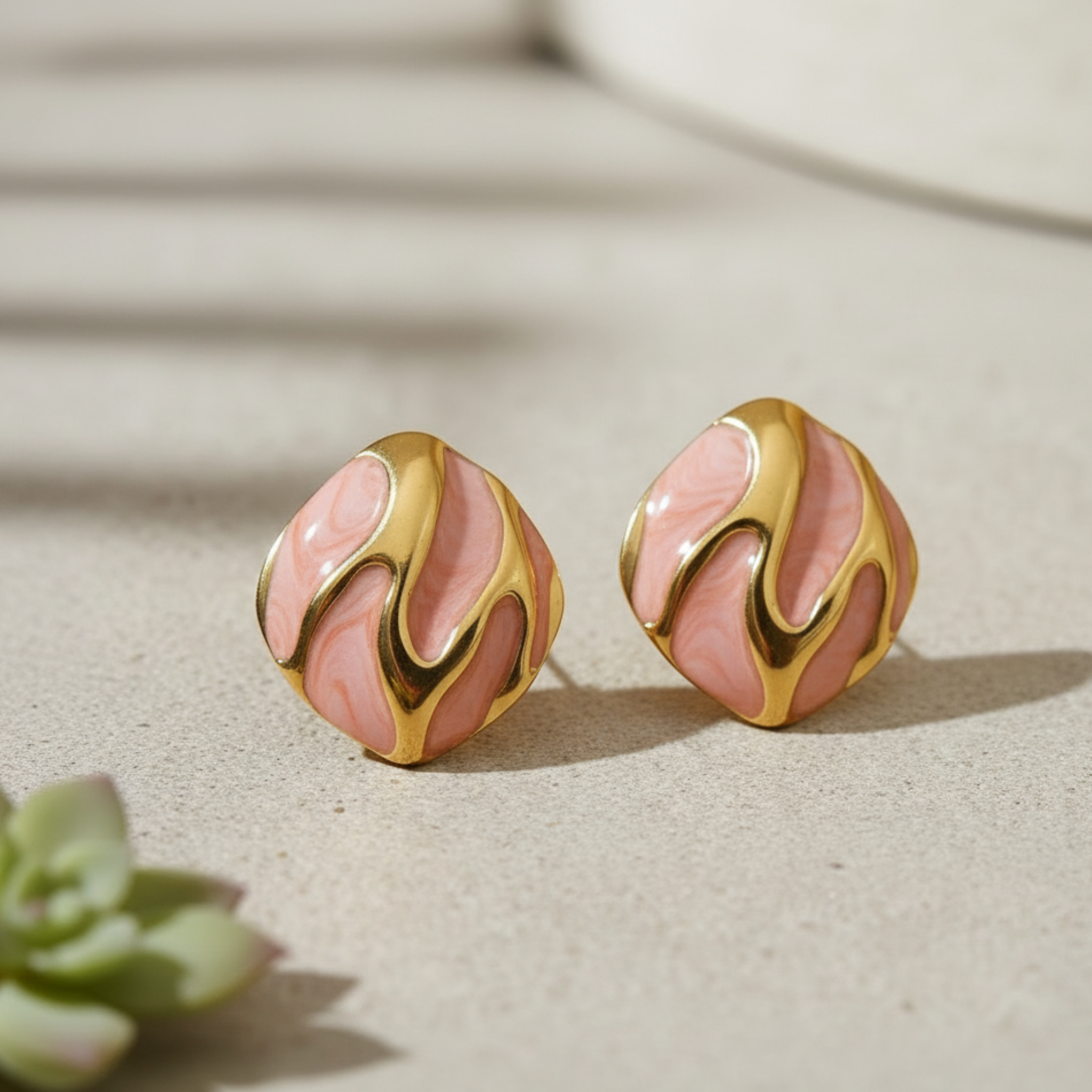 Kovu – Coloured Resin Oval Teardrop Stud Earrings