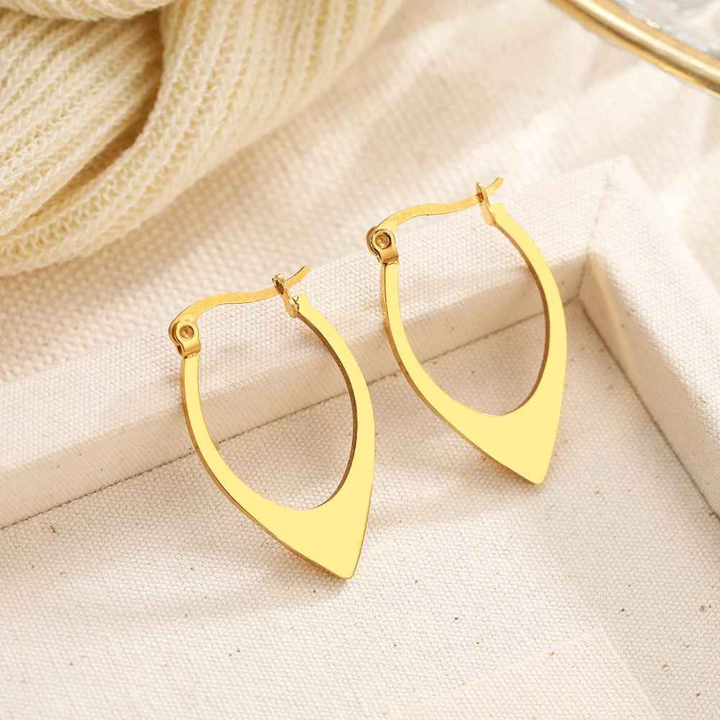 Mera – Hollow Round Stainless Steel Stud Earrings