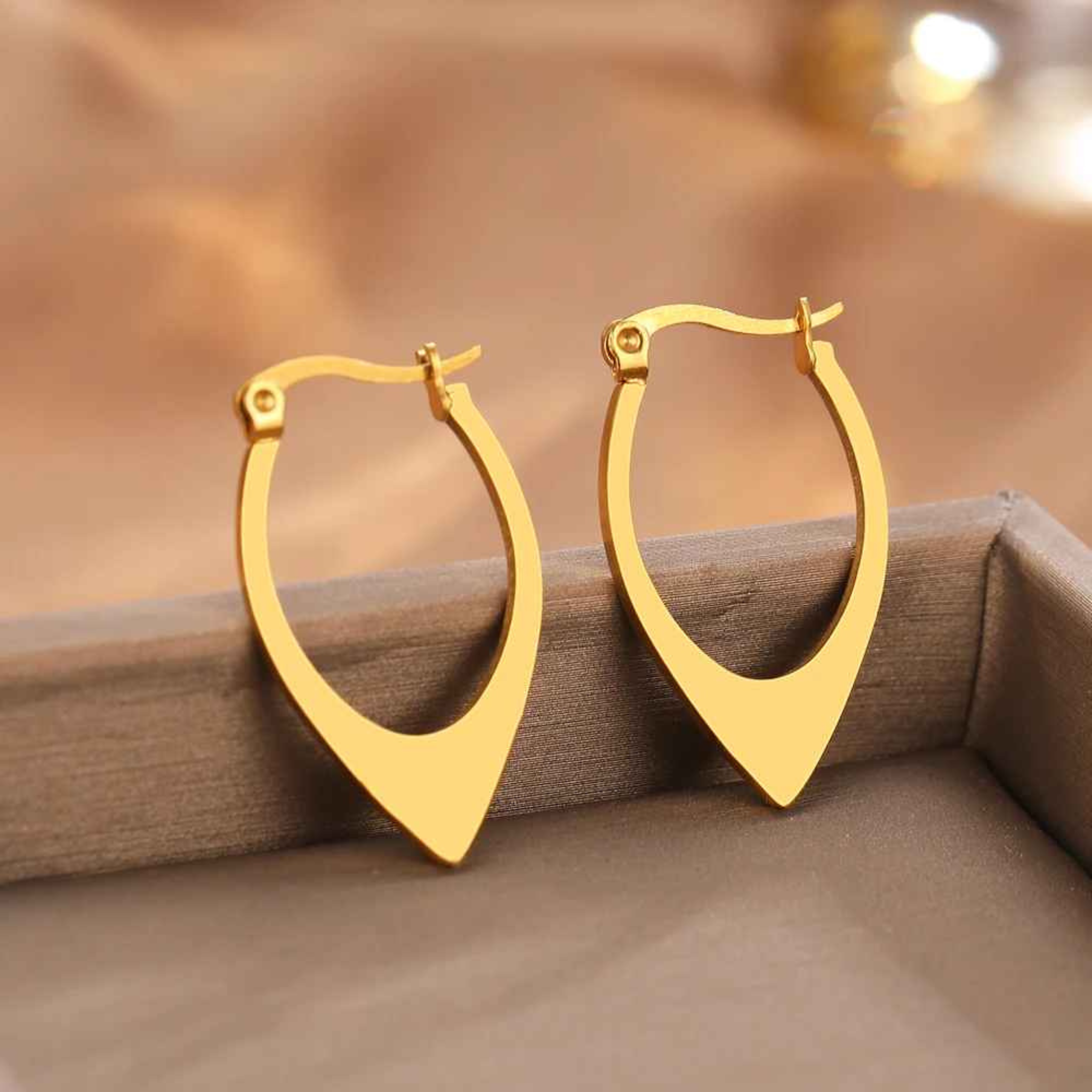 Mera – Hollow Round Stainless Steel Stud Earrings
