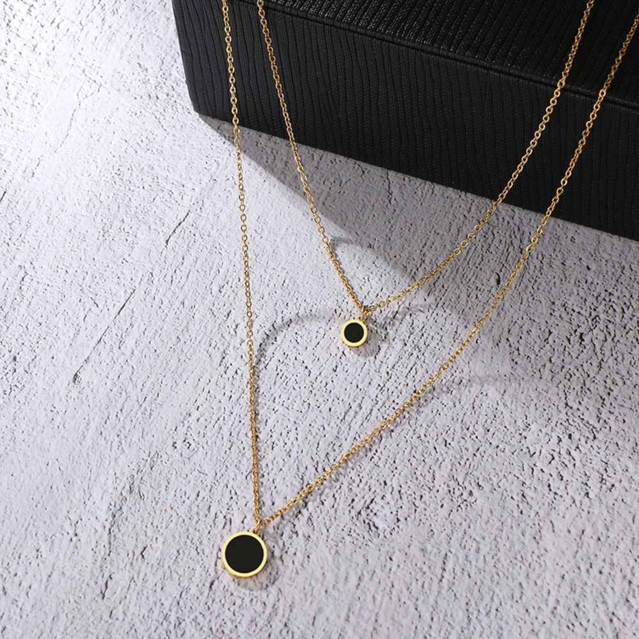 Nami – Layered Circle Pendant Necklace
