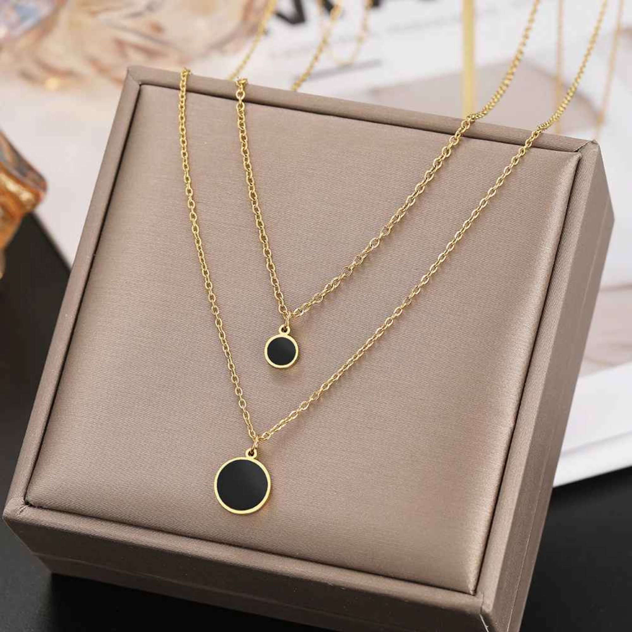 Nami – Layered Circle Pendant Necklace