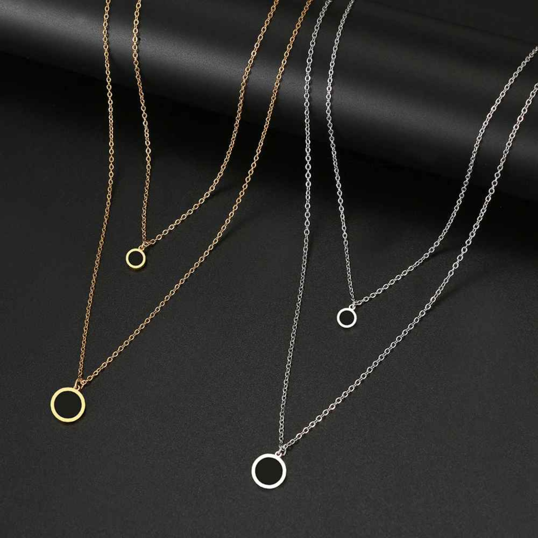 Nami – Layered Circle Pendant Necklace