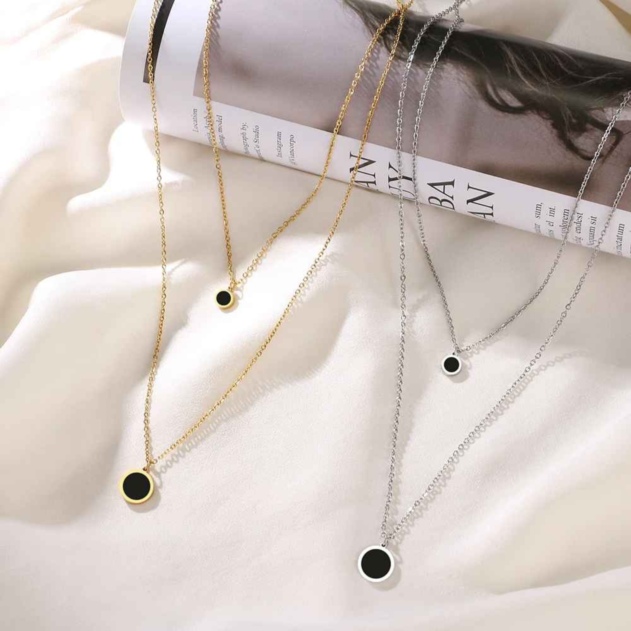 Nami – Layered Circle Pendant Necklace