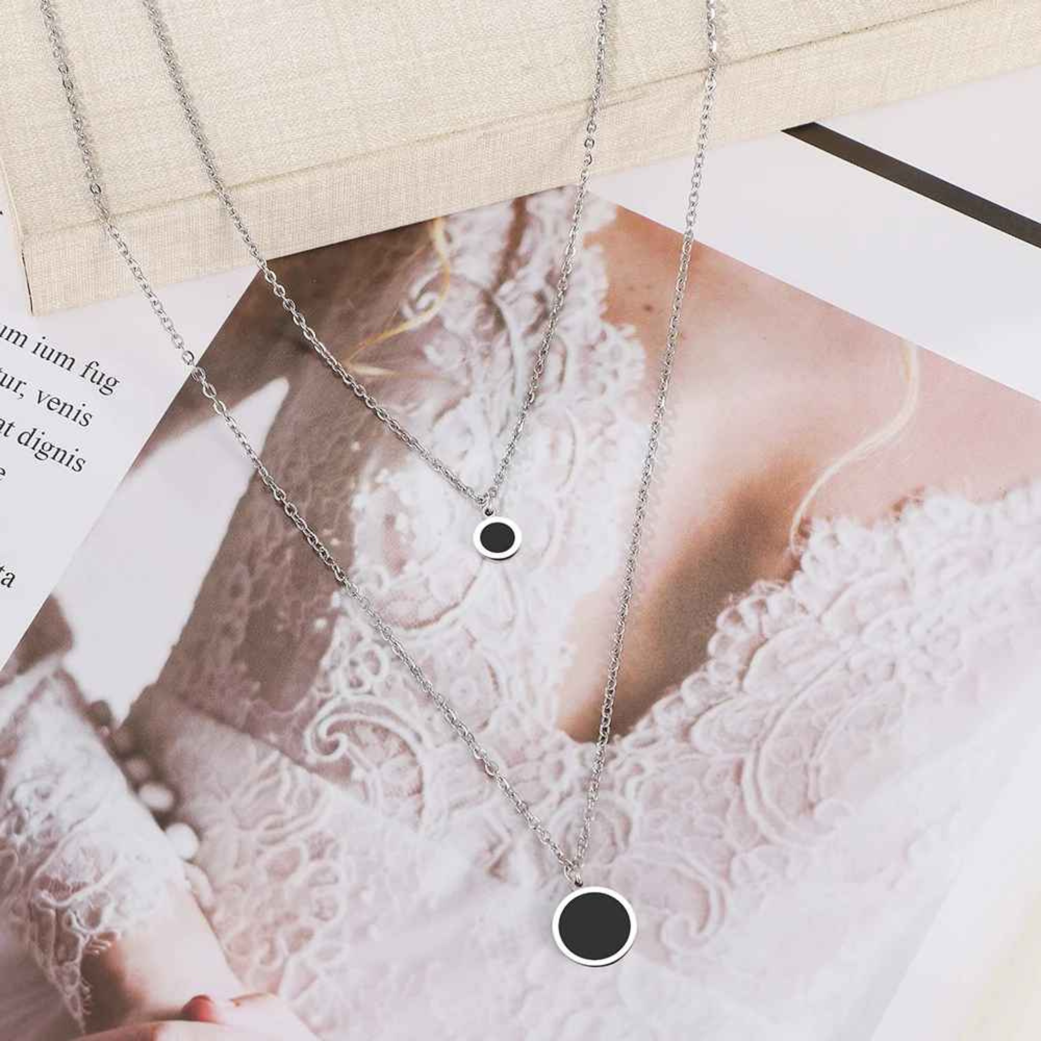 Nami – Layered Circle Pendant Necklace