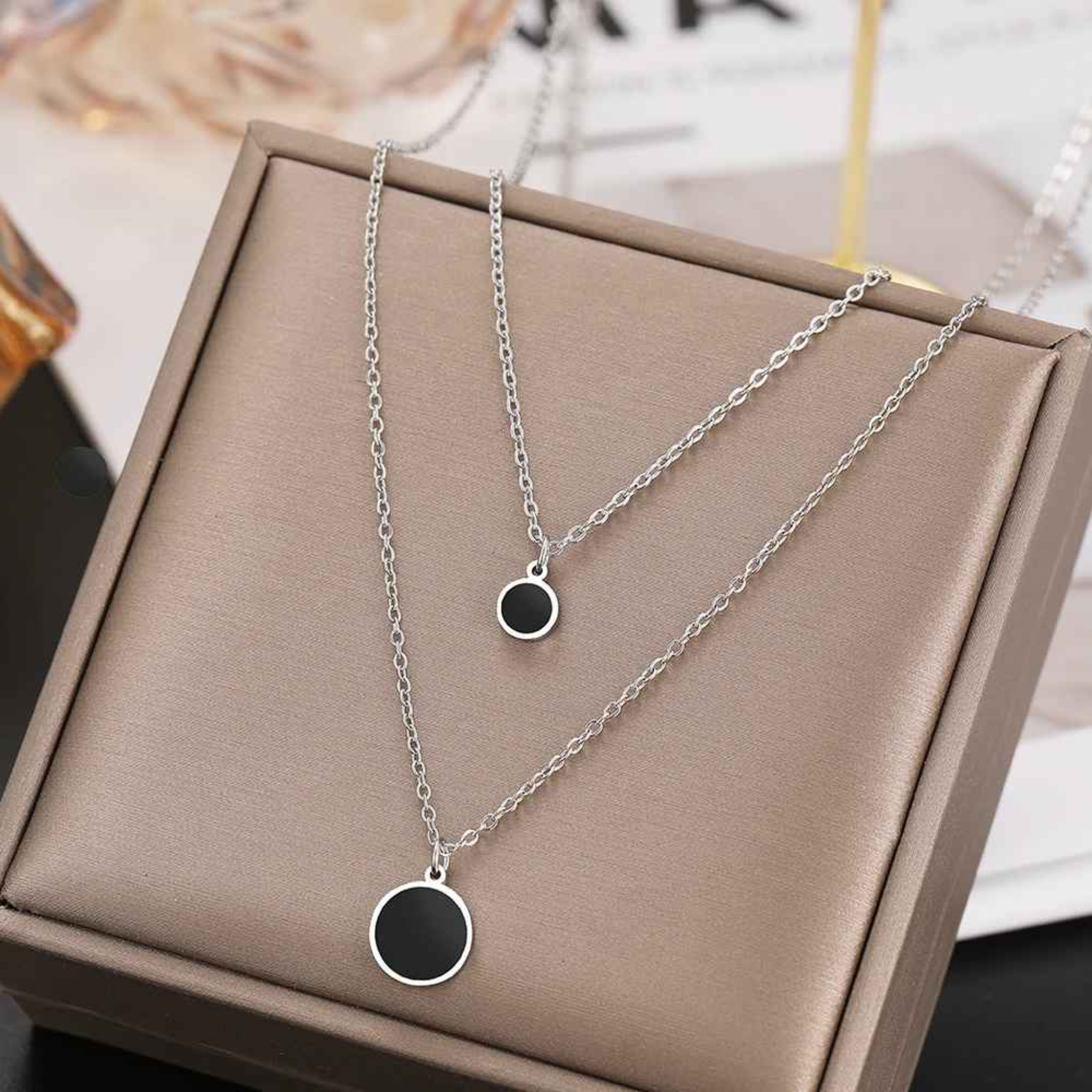 Nami – Layered Circle Pendant Necklace