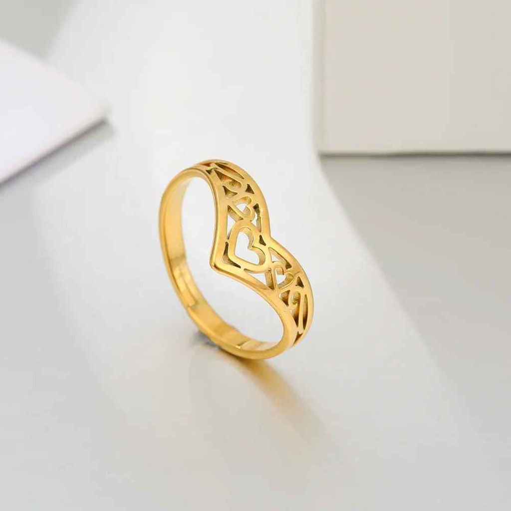 Rivo – Stainless Steel Hollow Heart Ring