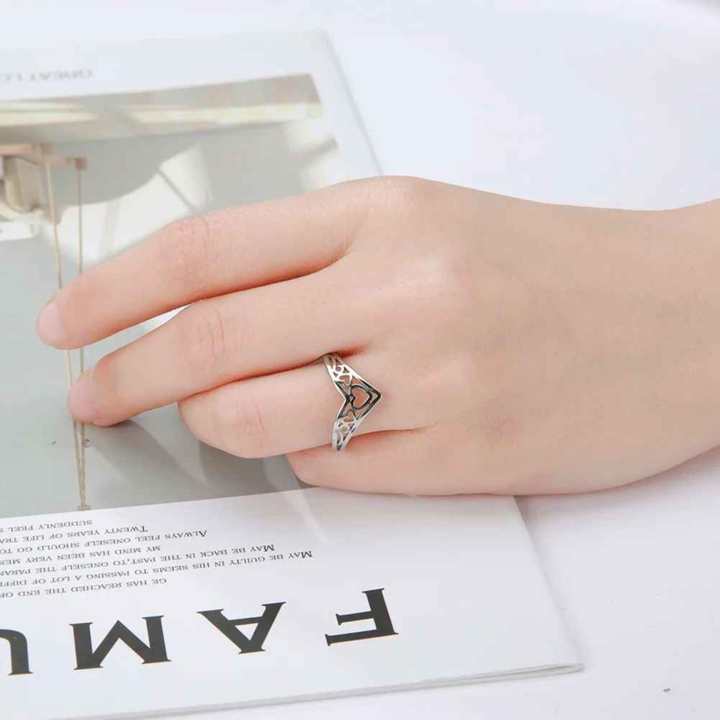 Rivo – Stainless Steel Hollow Heart Ring