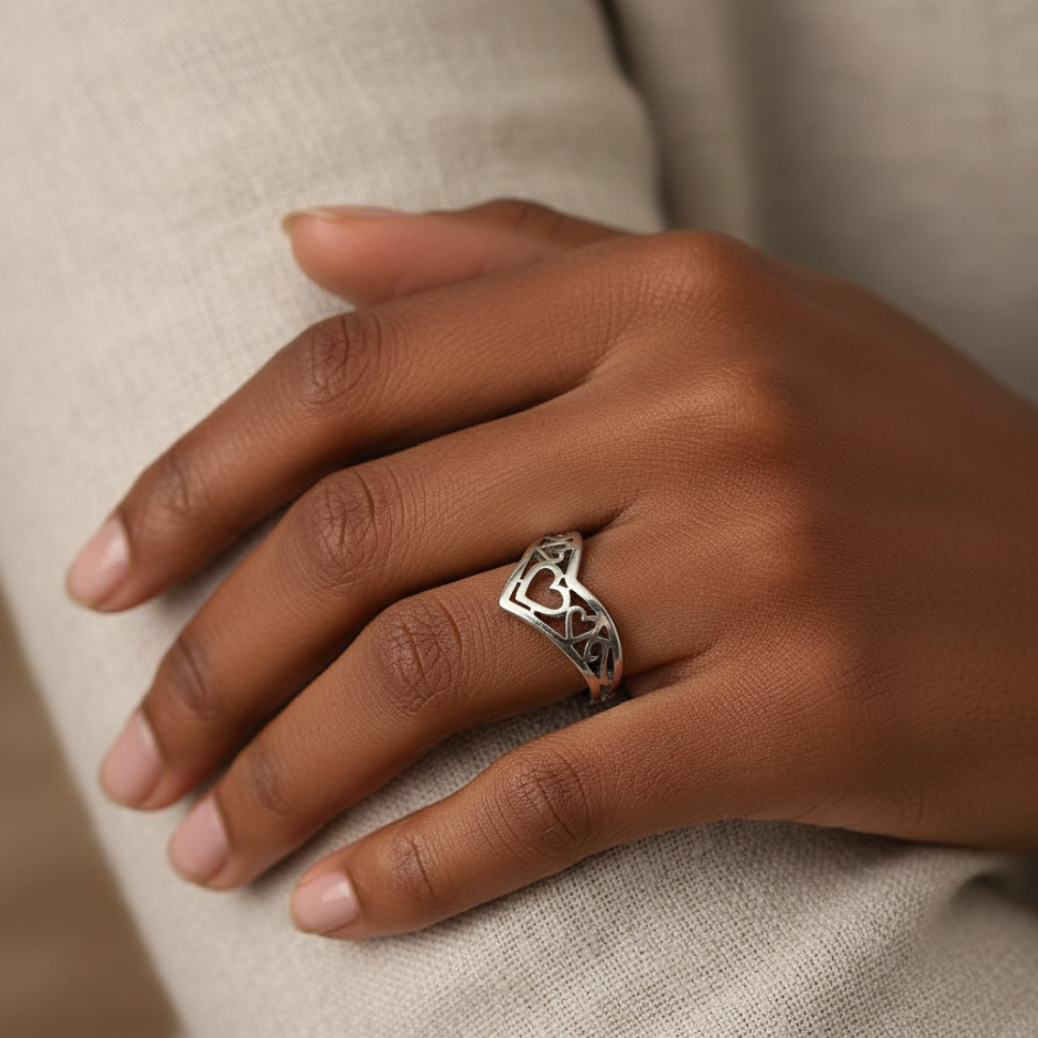 Rivo – Stainless Steel Hollow Heart Ring