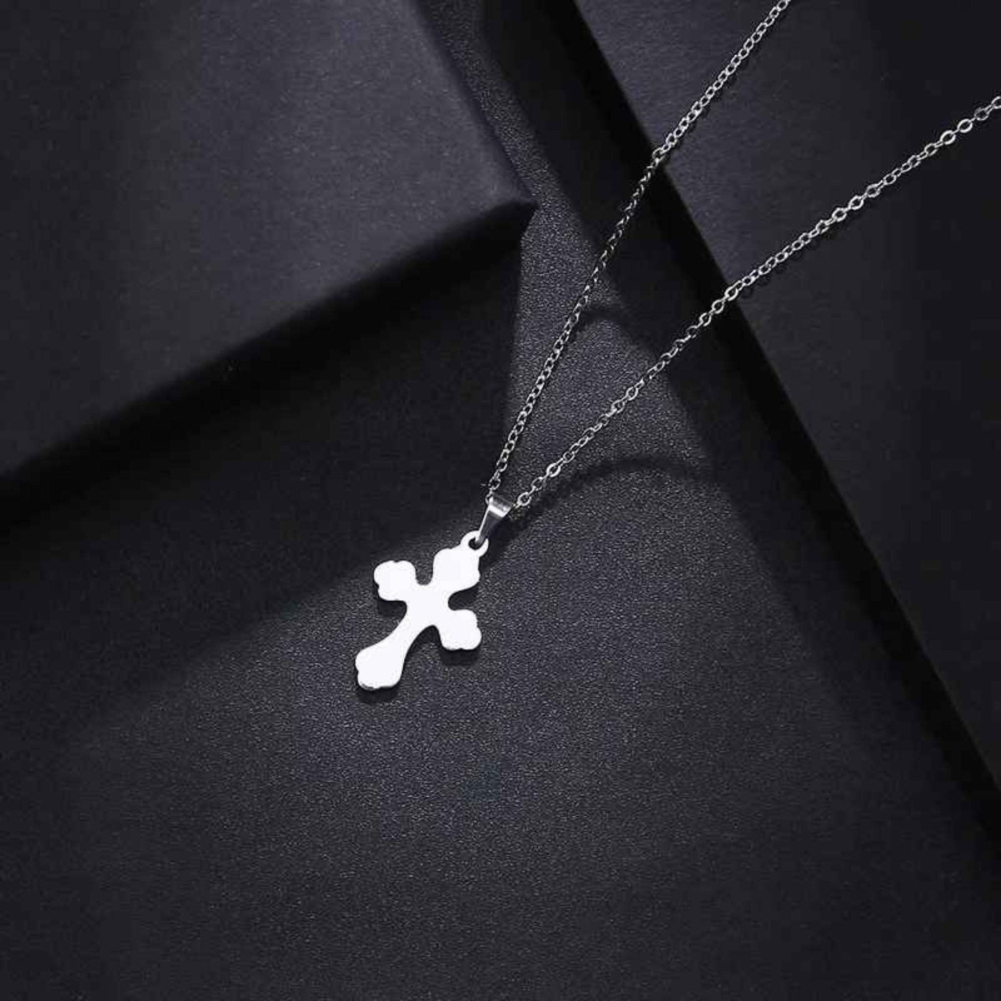 Sangre – Stainless Steel Cross Pendant Necklace